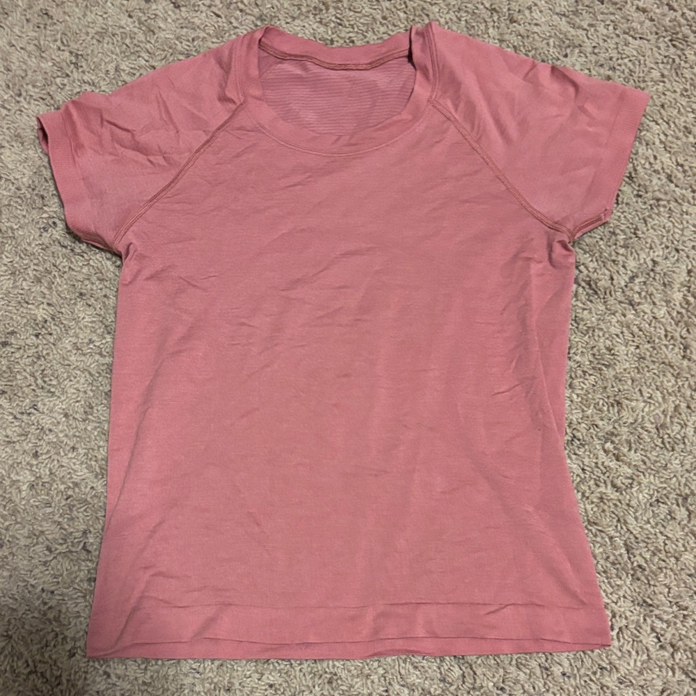 lululemon athletica Short Sleeve Crew Tee in Rose (No tags)